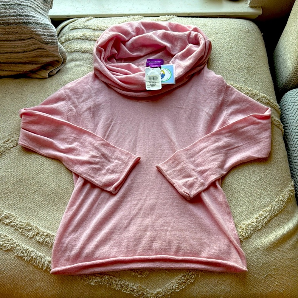 Suzanne Somers brand new cashmere sweater.